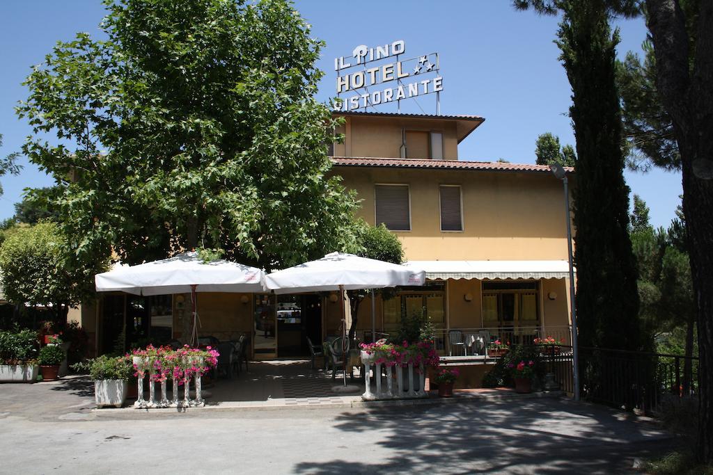 Hotel Ristorante Il Pino Chiusi Buitenkant foto